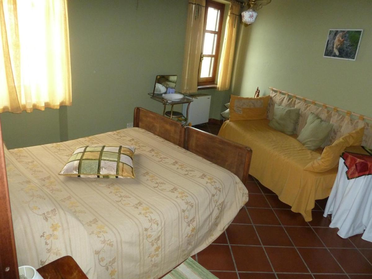Agriturismo San Martino Castiglione Tinella الغرفة الصورة