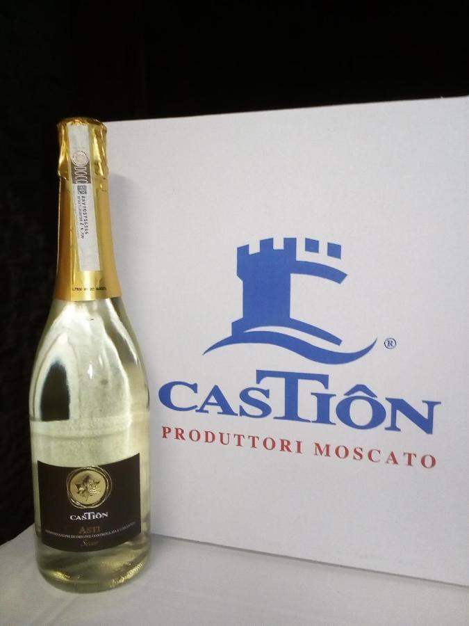 Agriturismo San Martino Castiglione Tinella المظهر الخارجي الصورة