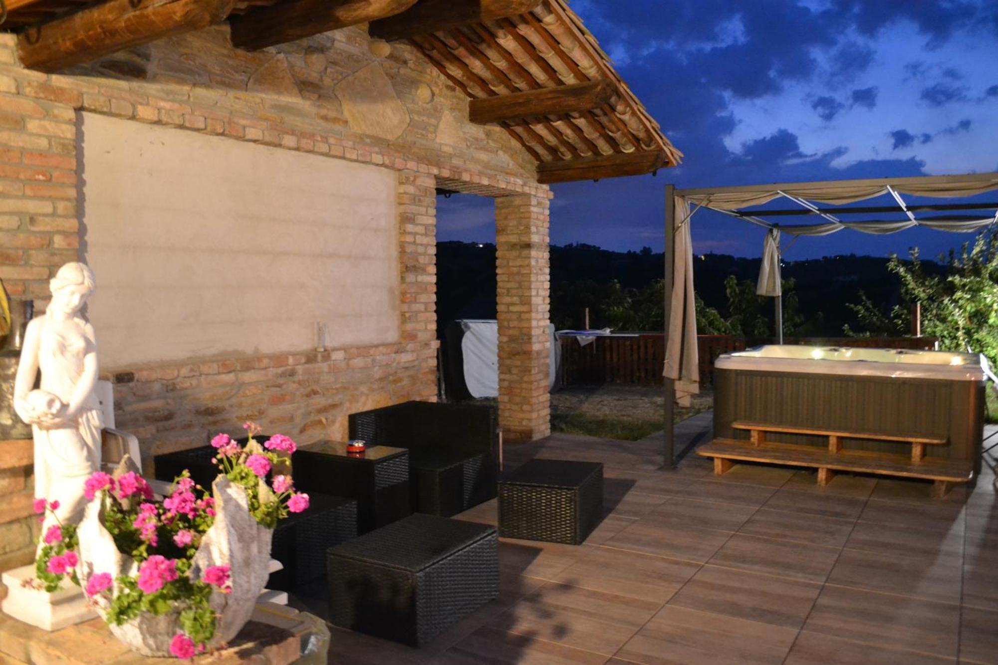 Agriturismo San Martino Castiglione Tinella المظهر الخارجي الصورة